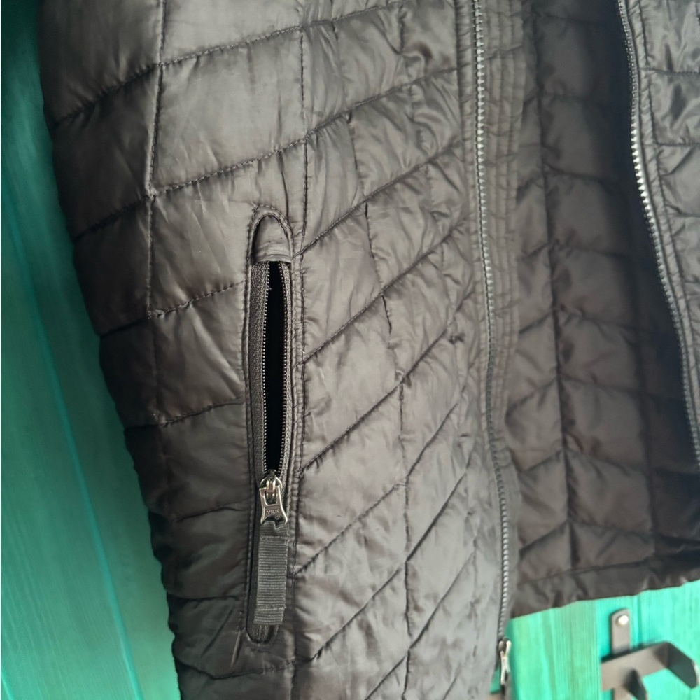 North face jacket - Picture 4 of 8